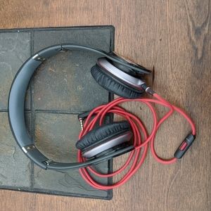 Beats solo HD by Dre headphones with carrying case